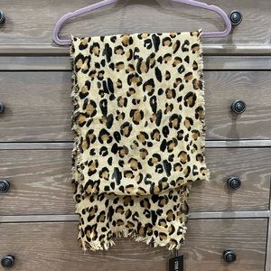 Steve Madden NWT Leopard Print Scarf